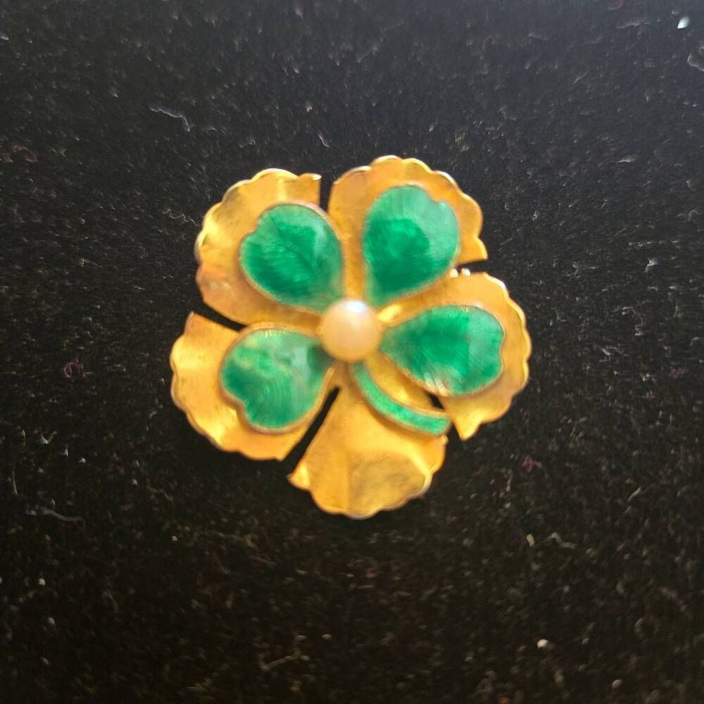 Vintage Green Galloche Enamel Shamrock Pin Brooch Pearl Gold